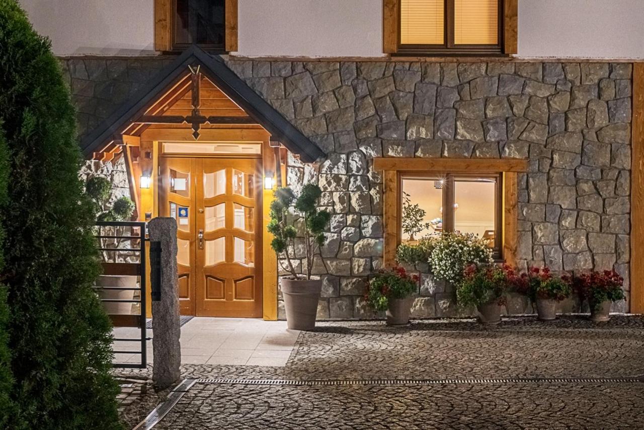 Villa Zrodlo & Spa Krynica Zdroj Buitenkant foto
